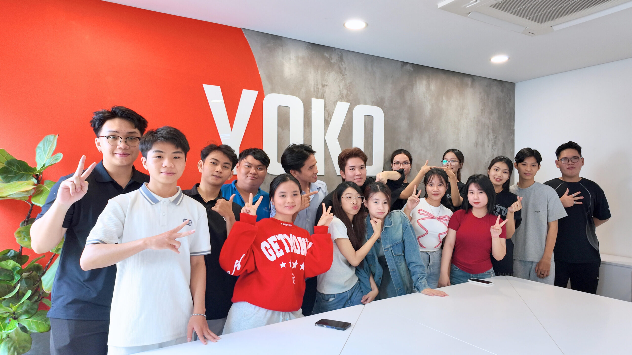 Học viên YOKO luyện tập trong lớp học